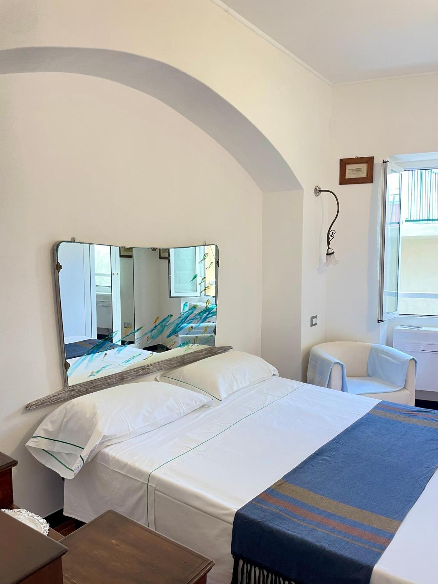 Camere Francesca Vernazza Eksteriør bilde